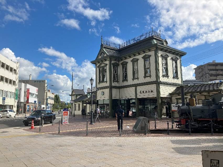 建物の間の道路

AI 生成コンテンツは誤りを含む可能性があります。